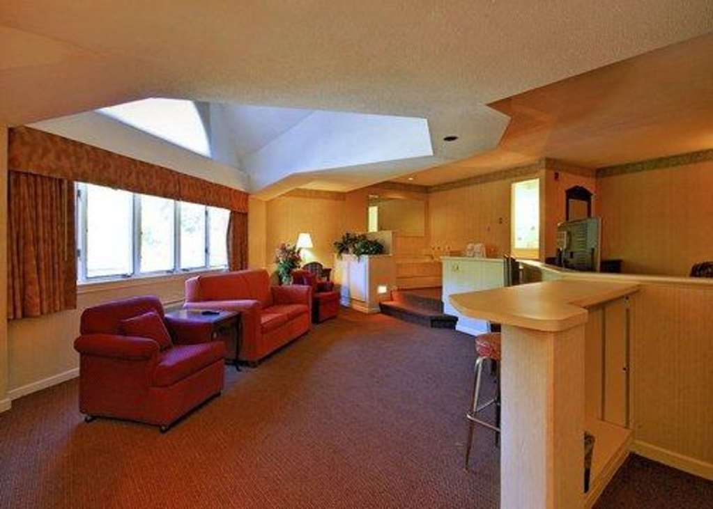 Econo Lodge Inn & Suites Groton Habitación foto